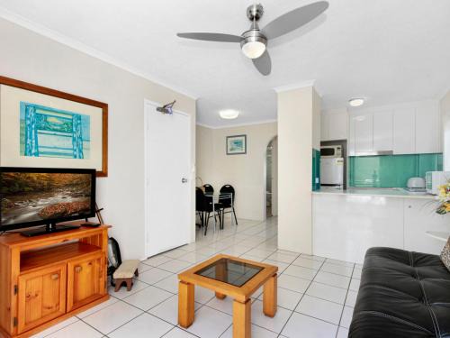 Superb 1 Bedroom Apartment near the Beach