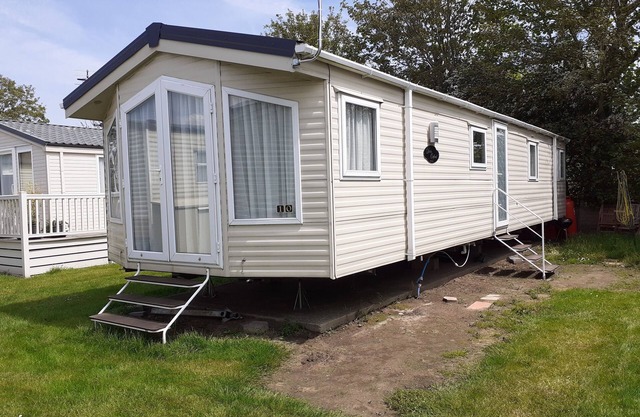 Superbe caravane de 2 chambres, New Romney. Conviviale et familiale. Entrée accessible aux fauteuils roulants