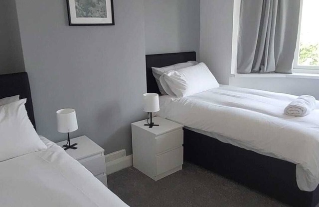 Superb 3 Bed House in Wolverhampton