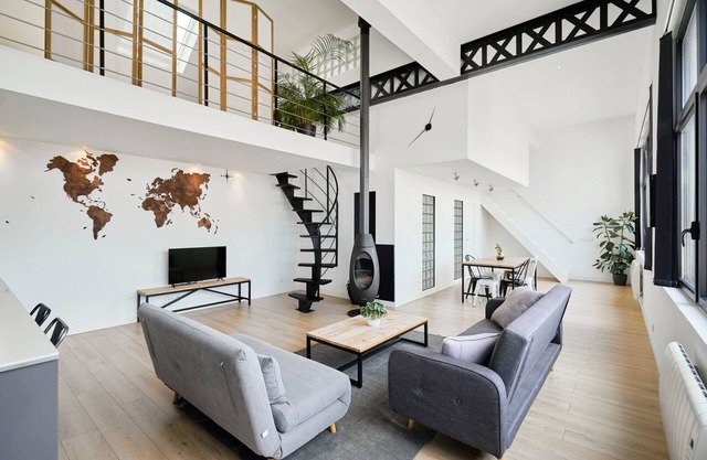 Superbe loft en duplex 3 chambres + parking.