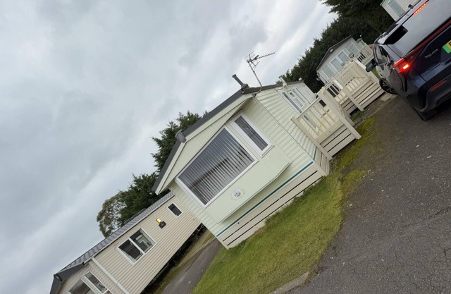 Superb 8 berth caravan at Southview Holiday Park ref 33164ML