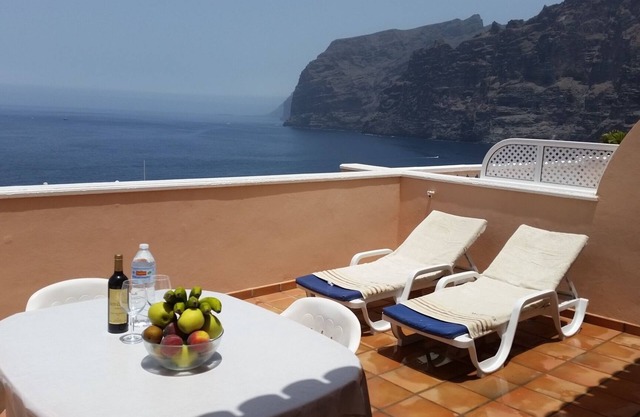 SUPERBE APPARTEMENT AVEC SPECTACULAR CLIFF SOLEIL TERRASSE ET VUE MER vantardise. 1