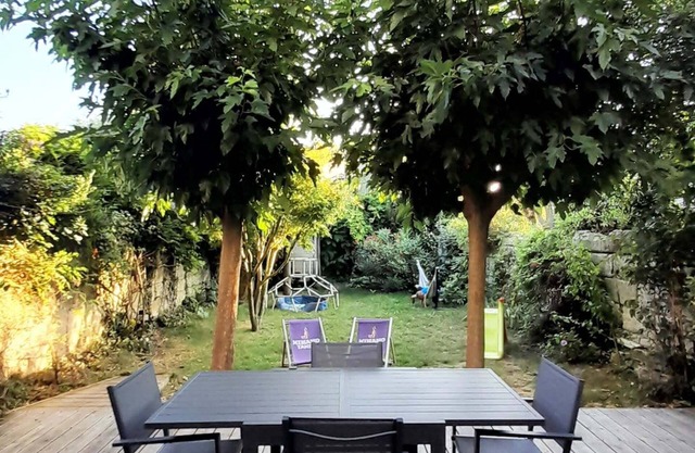 Superb House With Balcony In Talence