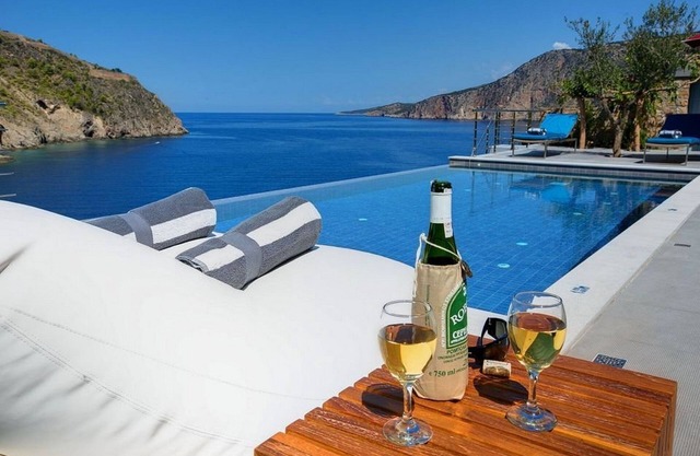 Superb Kefalonia Villa | Villa Allen | 1 Bedroom | Seafornt | Spectacular Sea Views | Private Outdoor Infinity Pool | Assos