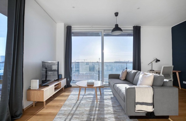 Superb Landstraße 1BR w/ Roof Pool & Doorman, nr Metro, by Blueground