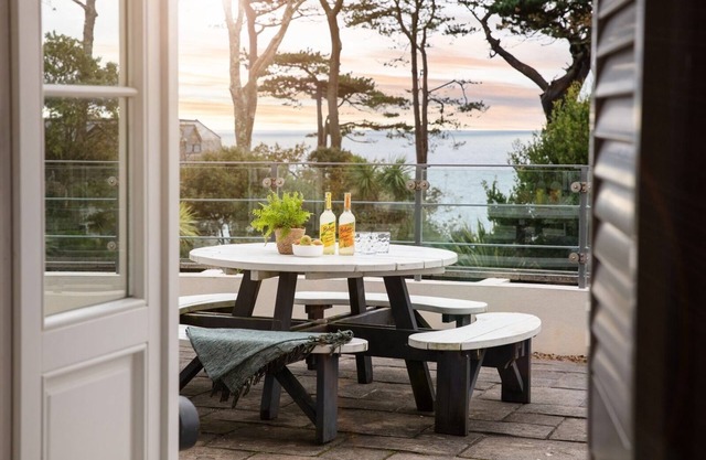 Superb Luxury 5 Star Apartment with Private Terrace Overlooking Sea