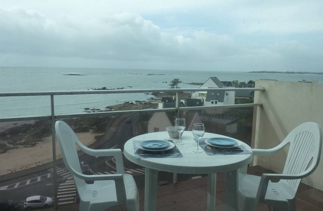 Superbe vue mer, 40 m plage, proche thalasso, internet