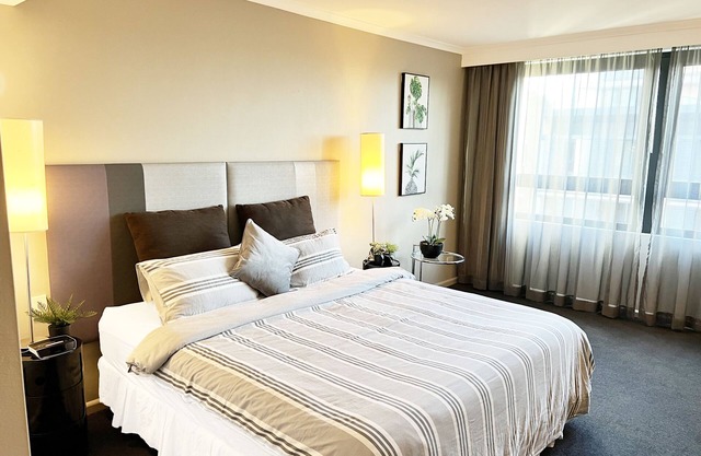 Superb studio in Parramatta CBD, 2m walk from station
