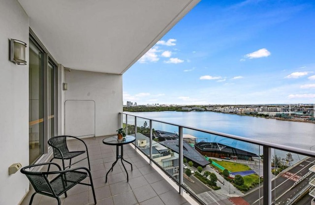 Superb water view APT located in heart of Rhodes