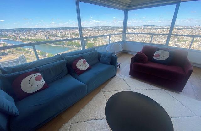 SUPERBE VUE SEINE ET STATUE DE LA LIBERTE-APPARTEMENT STANDING