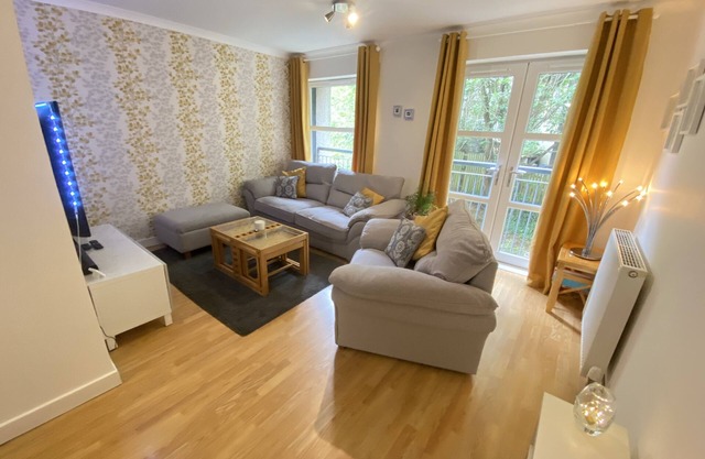 Superbement décoré récemment construit Appartement 2 chambres dans le coeur de Paisley