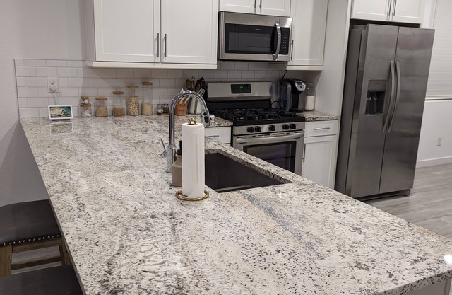 SuperBowl Vacation Home 1/4 mile from StateFarm Stadium