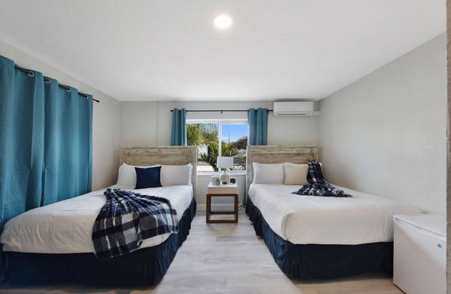 Superior 2 Queen Beds Suite in Downtown Clearwater Motel