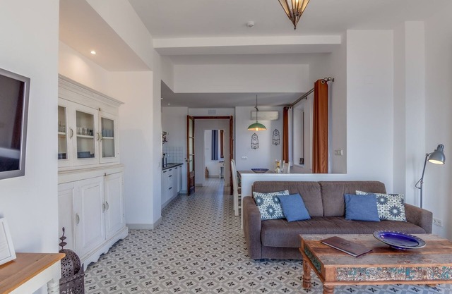 APPARTEMENT SUPÉRIEUR AVEC VUE SUR LA MER