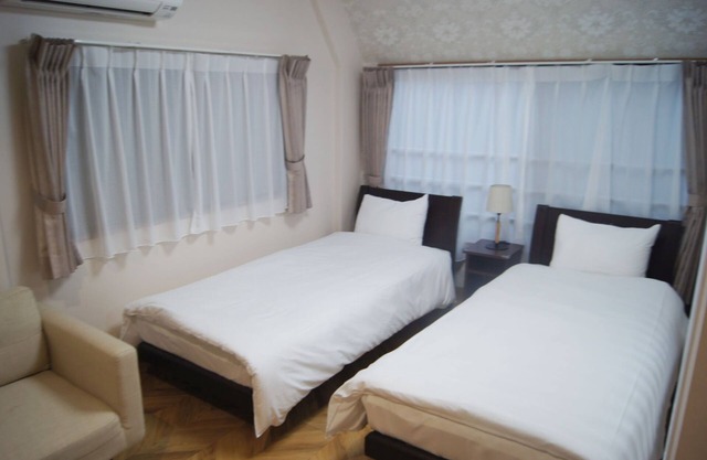 Superior family 3 single beds1 double bedsepara - Room 306 / Osaka Ōsaka