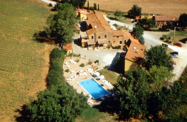 appartement supérieur au rez-de-chaussée avec vue sur la piscine