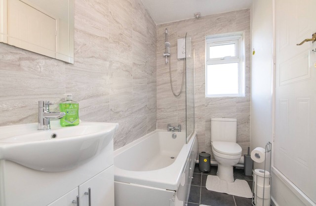 Maison-Supérieure-Salle de bain privée séparée-Vue sur le canal-53 Leveson Drive