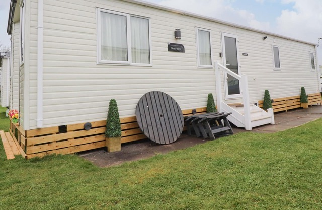 Supersonic Lodge, GLASSON DOCK
