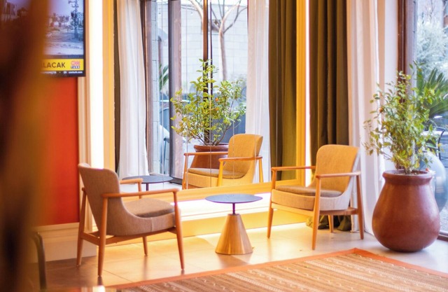 Sur Royals Hotel's