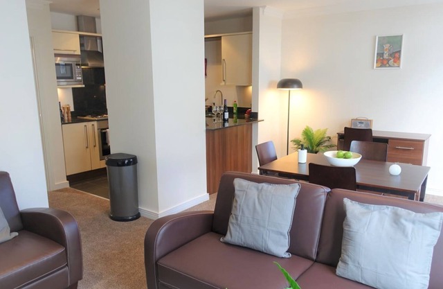 Surbiton 2 beds with balcony