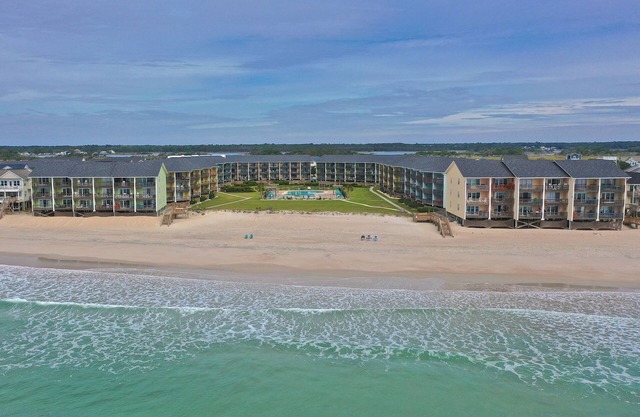 Surf Condo Unit 518 Récemment rénové 1er étage Vue sur l'océan 1 Bd / 2 Ba