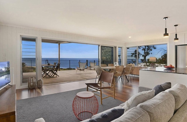 Surfside - Ocean Views & WIFI