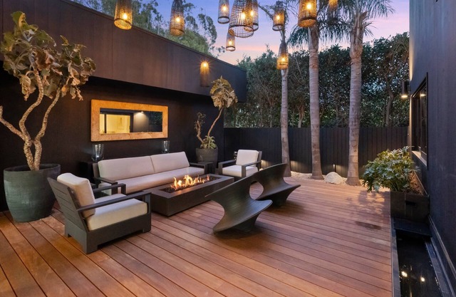 Surfside Malibu by Stay Awhile Villas