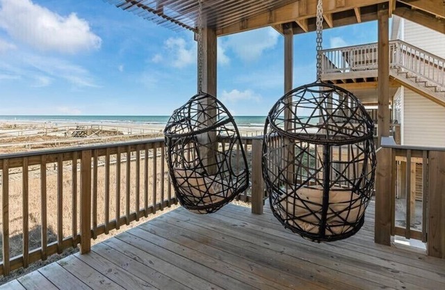 Surfside Oasis-Luxury Beachfront Condo with Covered Deck Steps From Walkover