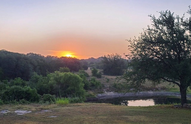 Surrounded by Hill Country Beauty w/Pond; minutes from Historic Salado Village