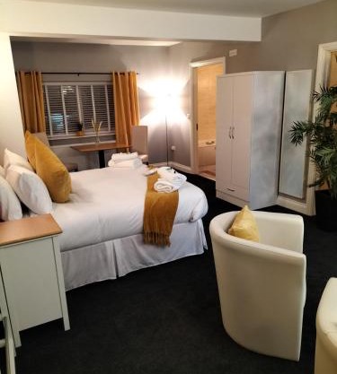 Sutherlands Hotel