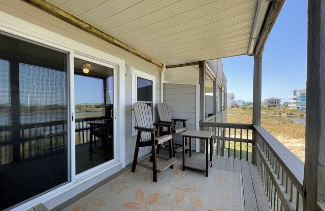 Sw 3 Finns Up 1 Bedroom Condo by RedAwning