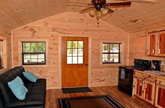 Swan Bay Cabins & Caravan Park RV # (4) Paris, Kentucky, lac du Kentucky