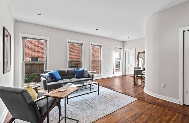 Sweeping Views in Bright and Spacious Loft in OTR