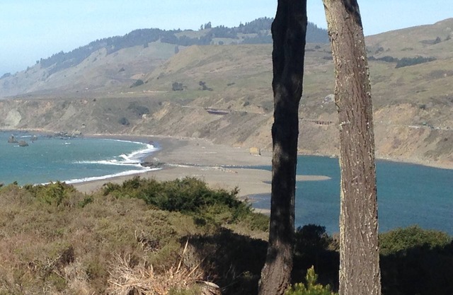 Vistas de balayage de l'océan, la plage et la rivière russe ~ Plus une cabine mignonne et confortable