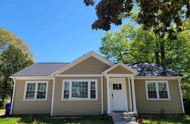 Sweet Home near Downtown Greenville