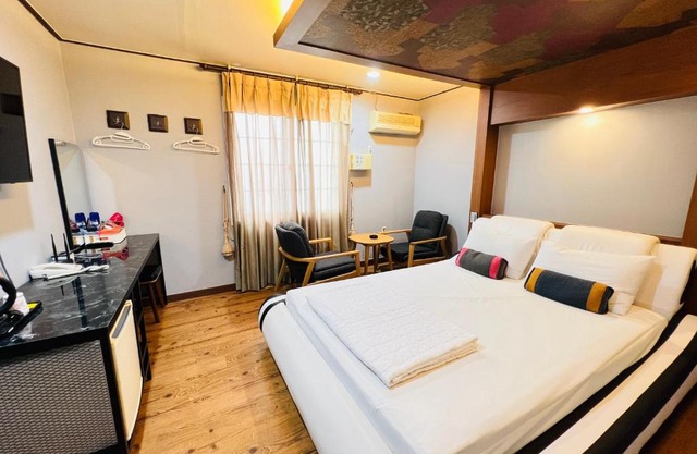 Sweet Hotel