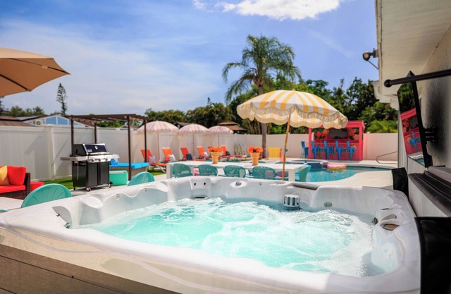 ‘Sweet Memories’ - Heated Pool, Games & Hot Tub - Sleeps 12