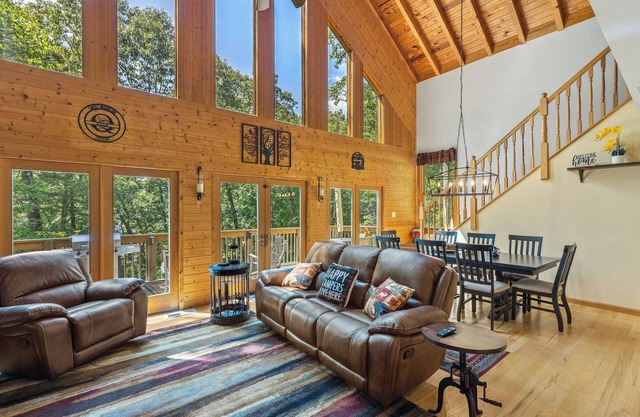 Sweet Mountain Dreams (2BR) with Views of Lake Glenville