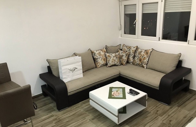 Charmant petit appartement à Podgorica avec vue sur le parc
