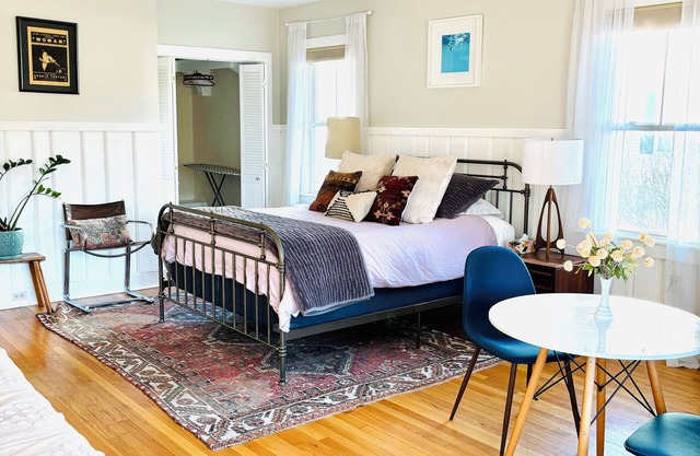 Sweet suite in Montague near the canal and downtown Turners Falls.
