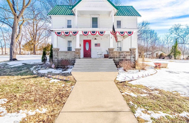 Sweetwater Patriotic Farm experience Stockton Lake