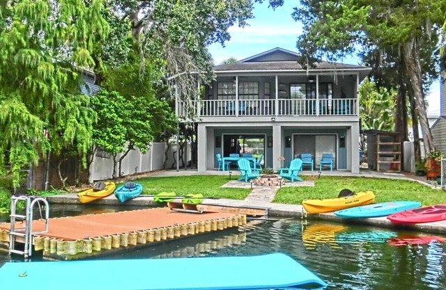Swim Mat, Kayaks, Fire Pit! PET FRIENDLY - Paddlers Cove - Weeki Wachee River