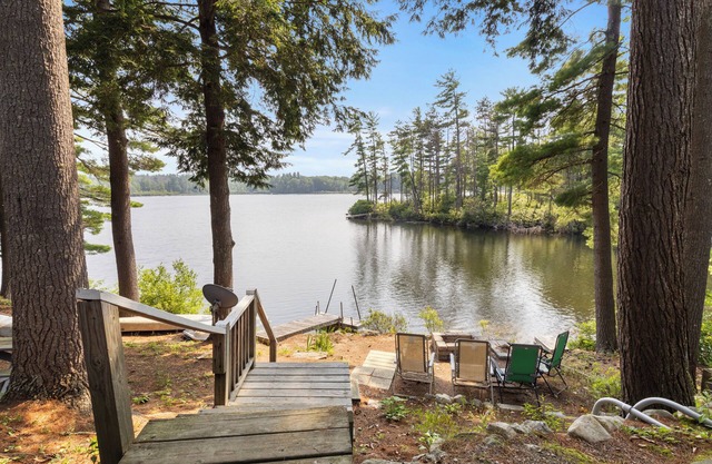 Swim, Soak, Paddle – Waterfront Getaway w/Hot Tub