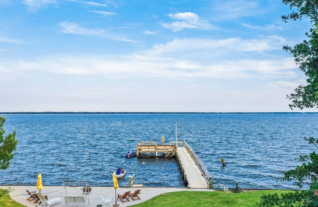 Swimmin’ Hole 2 | Lakefront Getaway | Back Porch Living | Dock & Boat Launch