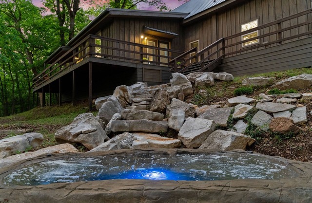 Swimming Hole Lodge Buffalo River Hot Tub Sleeps 10/12