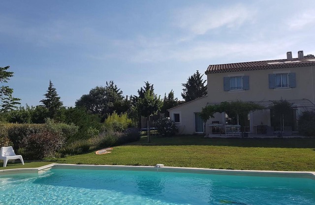 Maison piscine à AIX-EN-PCE à 5 Km du centre ville