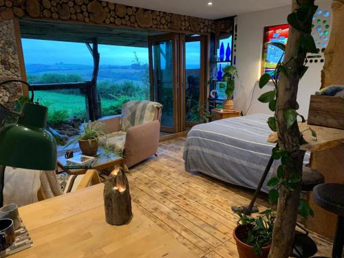 Swiss Valley Cabin - WoodFired Hot Tub & Therapies