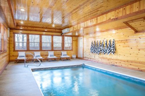 Sycamore by AvantStay Spectacular Mountain Home w Indoor Pool Hot Tub Home Theatre Fire Pit