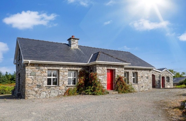 Sycamore Cottage on the outskirts of Clifden