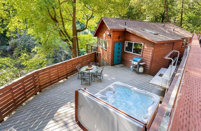 Sydney's Retreat: Treehouse Nest! Enchanting&Remodeled!Romantic,HtTb/Pup/WiFi